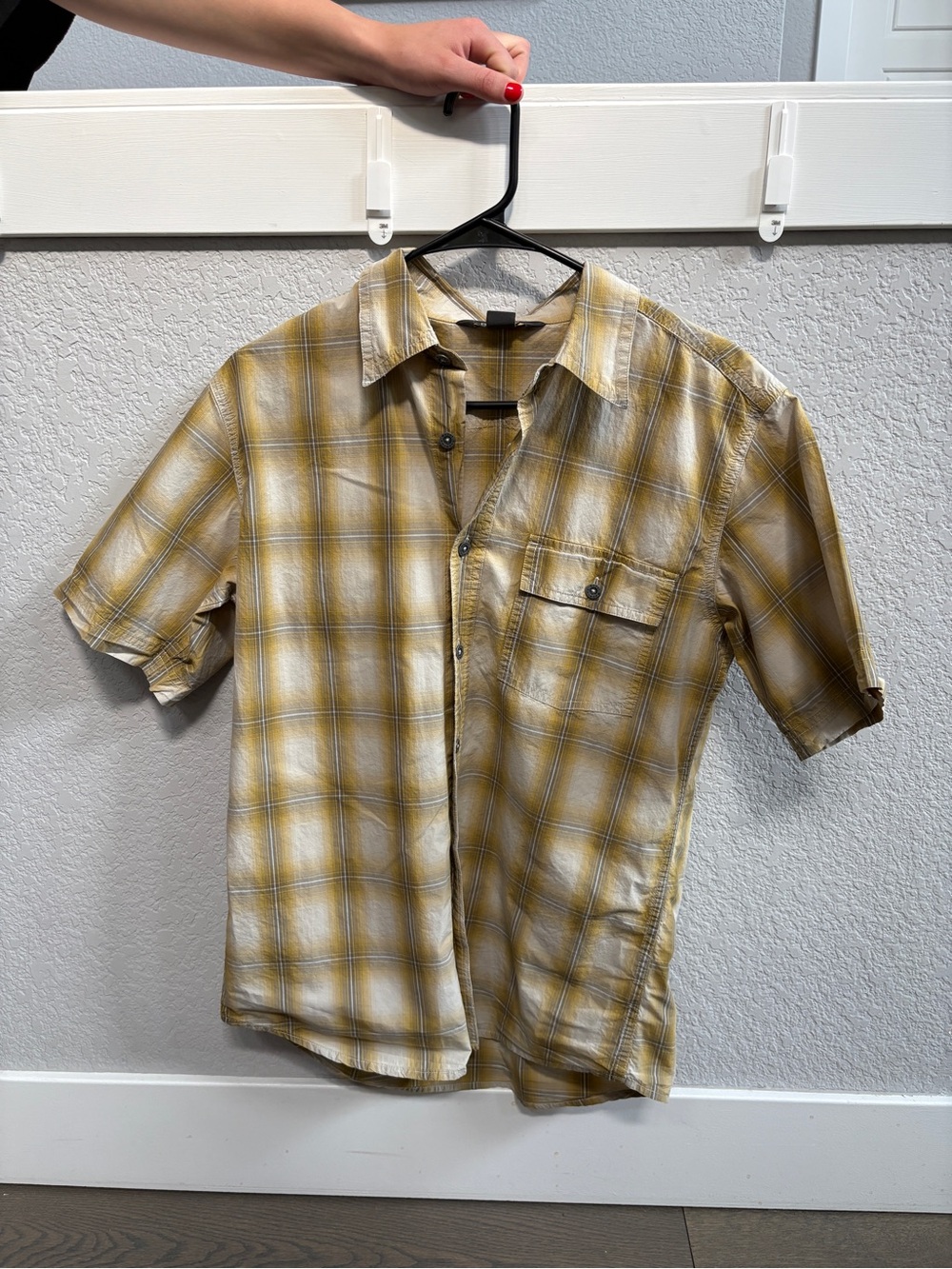 Royal Robbins Short Sleeve Plaid Button-Down Shirt in Yellow and White
